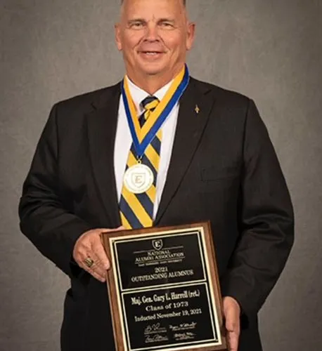 Gary receiving the National Outstanding Alumni Award