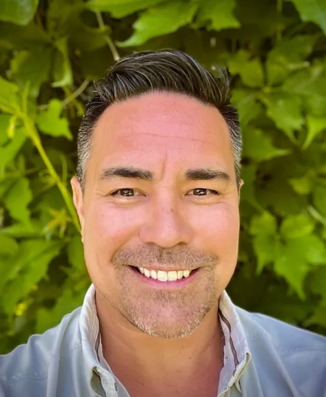 Dave Paradise, VP of Operations- Vacations VI; Outdoor Adventure & Expedition Coordinator